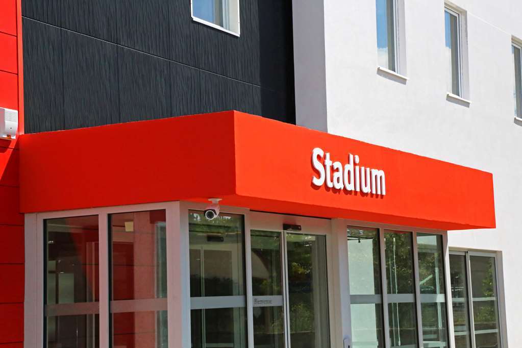 Kyriad Lyon Est Stadium Eurexpo Meyzieu Kültér fotó
